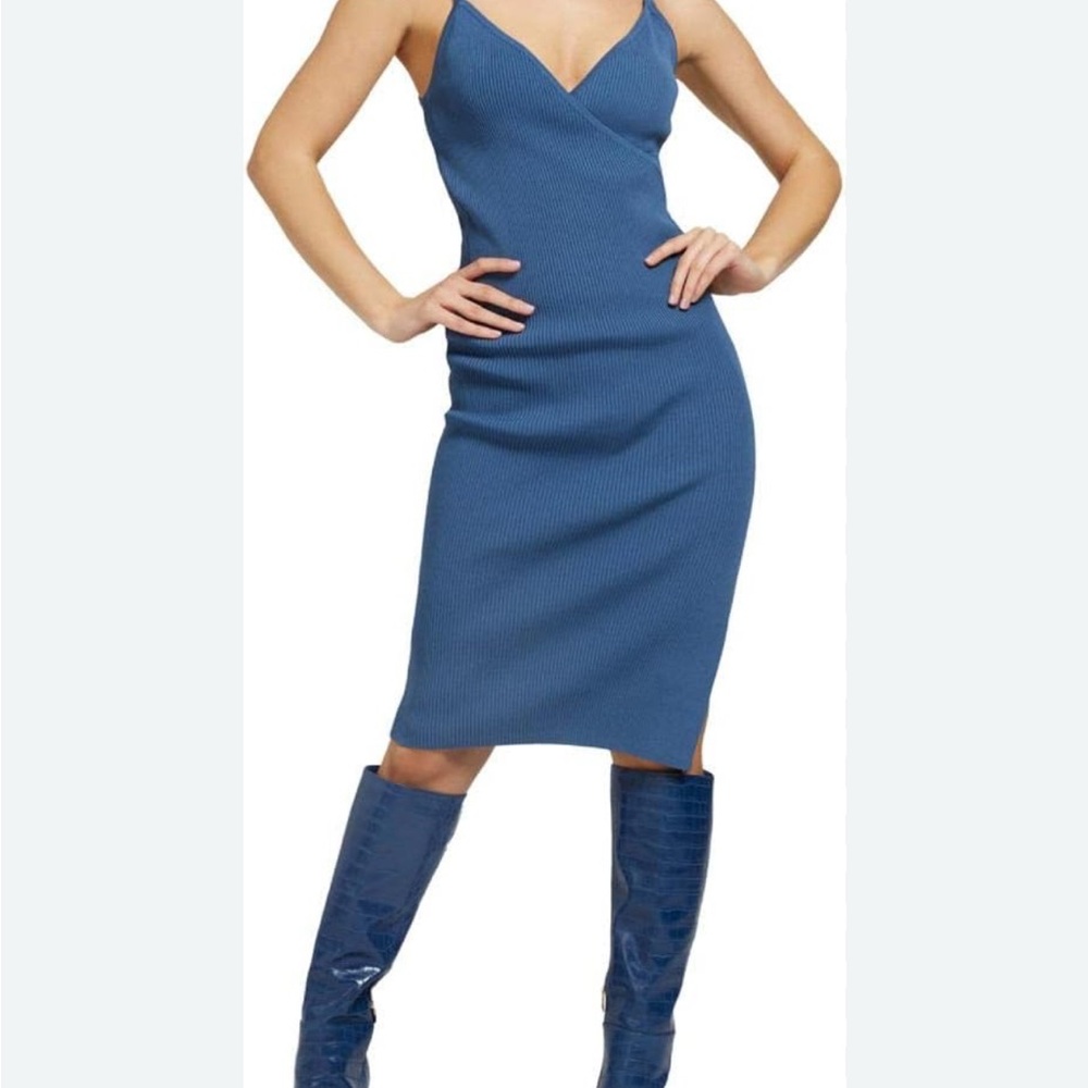 Elegant Blue Sleeveless Dress